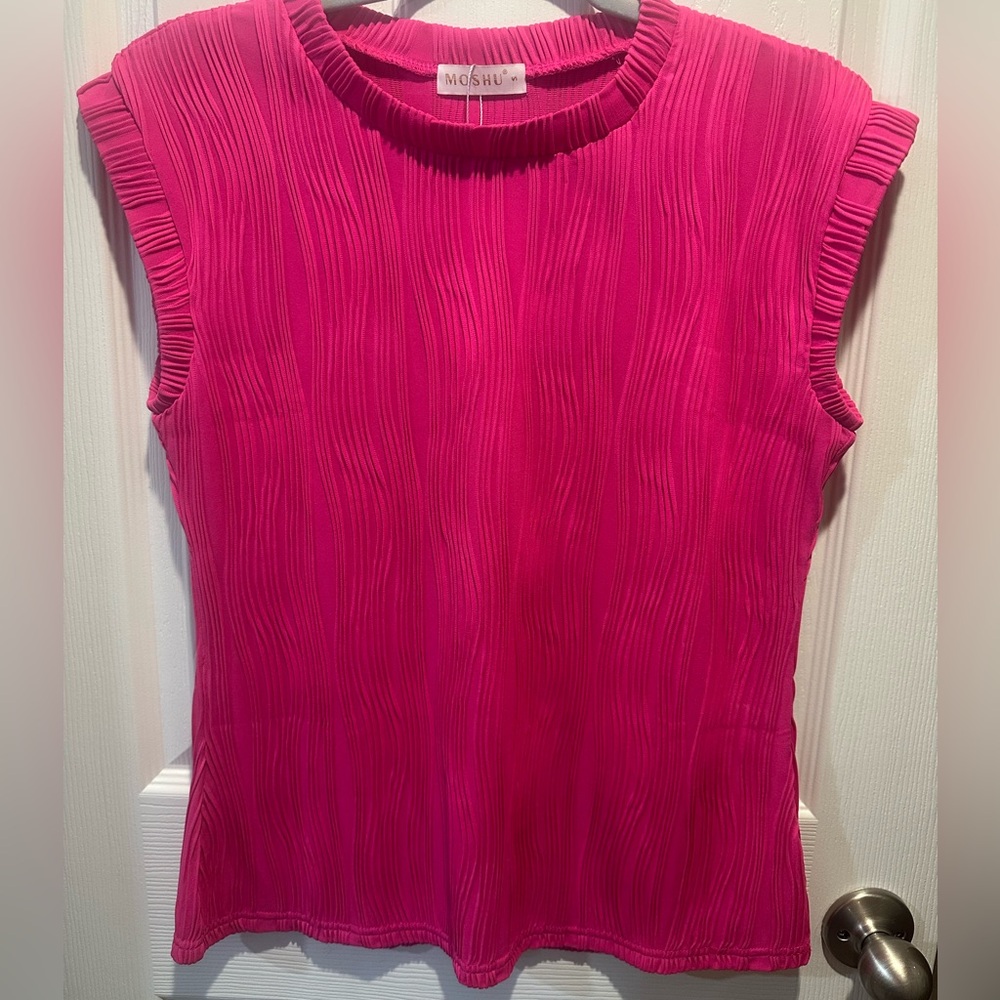 Women's Textured Cap Sleeve Top in Hot Pink